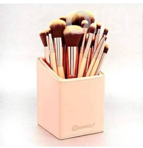 مجموعة فرش للوجة  مكونة من 11 قطعة -bh cosmetics