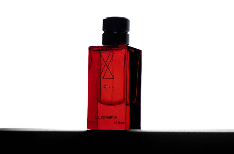 عطر أحمر