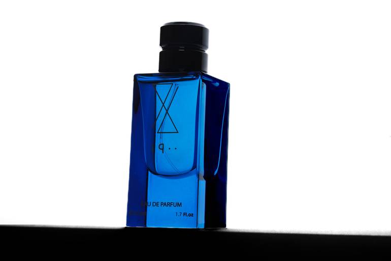 عطر أزرق