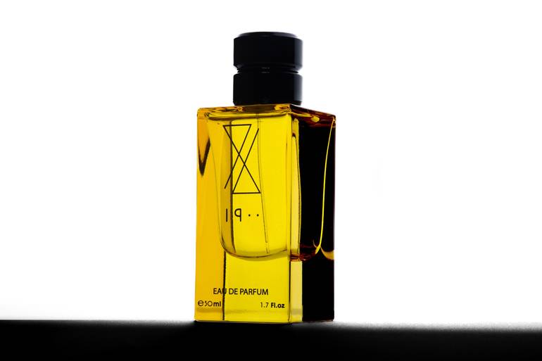 عطر أصفر
