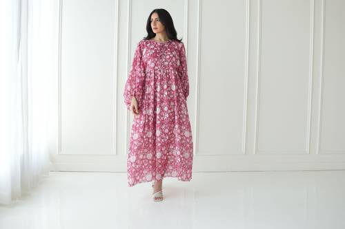 ثوب مورد فوشي