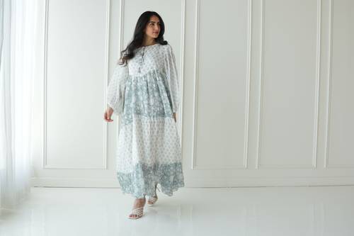 ثوب مورد ازرق فاتح