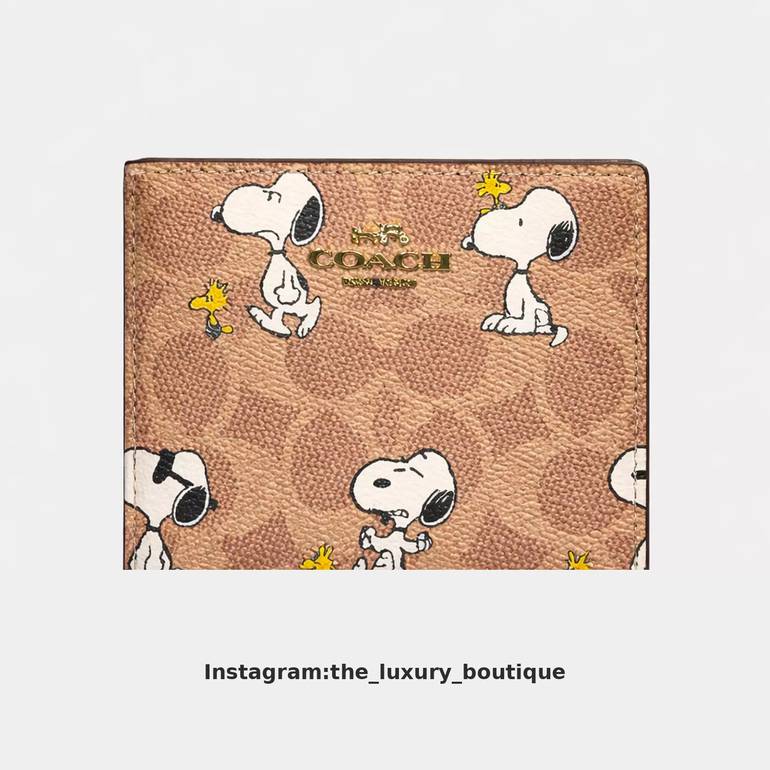 Coach snap wallet snoopy