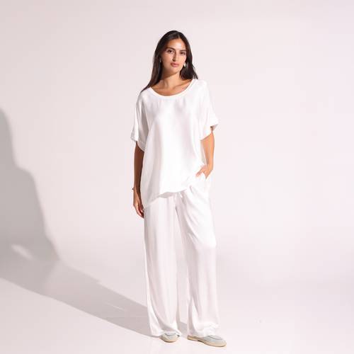 Round Neck - Silky Lounge Set in White