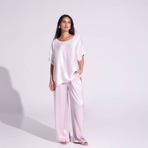 Round Neck - Silky Lounge Set in Pink
