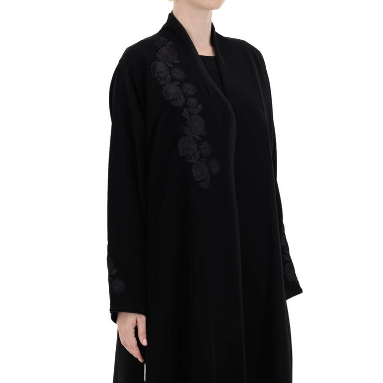 ‏Shadow Veil – تطريز أسود - طرحه سادة عرض ونصف - 50 - طلب تفصيل - اضافة ازرار