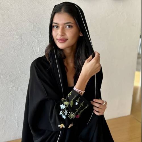 عباية نحلة تطريز
