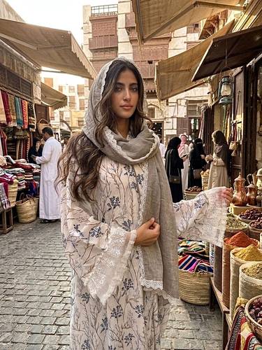 عباية مشجر مع اطراف دانتيل