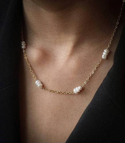 Pearl necklace