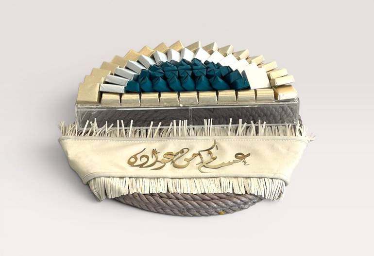 صحن جلد مع اكريلك شوكولاتة مغلف 