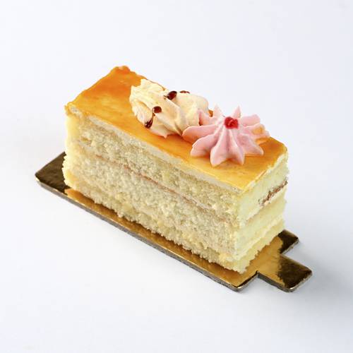 Mango vanilla cake slice