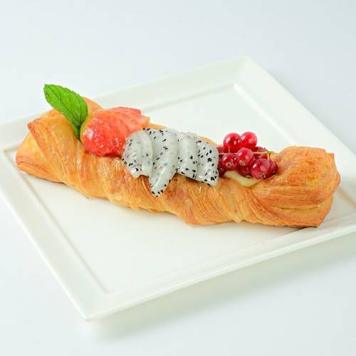 Danish fruit braid