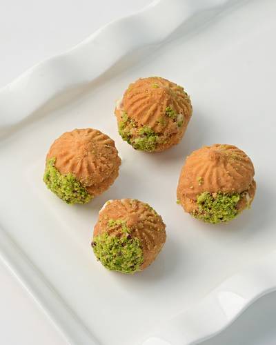 Vanilla pistachio petit four