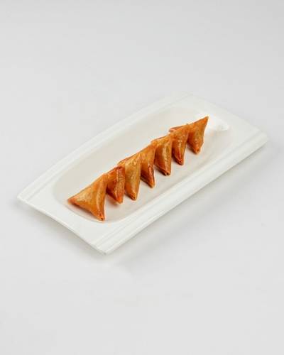 Moroccan sambosa with nuts