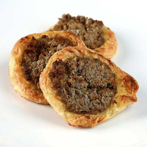 Aish al-bulbul al-hamwiyya with meat