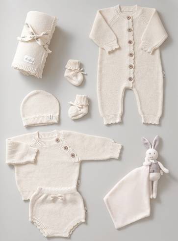 Cream Scalloped Set | طقم كريمي بأطراف صدفي