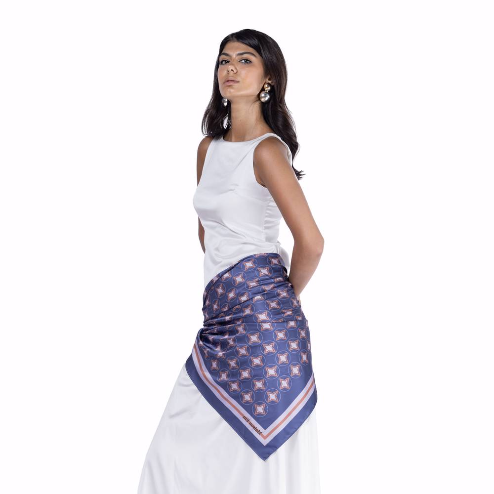 SIGNATURE SILK SCARF –MUV