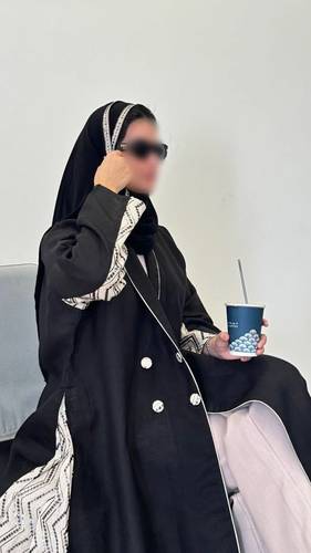عباءه من اللينن بقصه عريضه