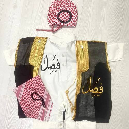 بكج مواليد ٤ قطع ثوب وبشت مطرز - شماغ احمر