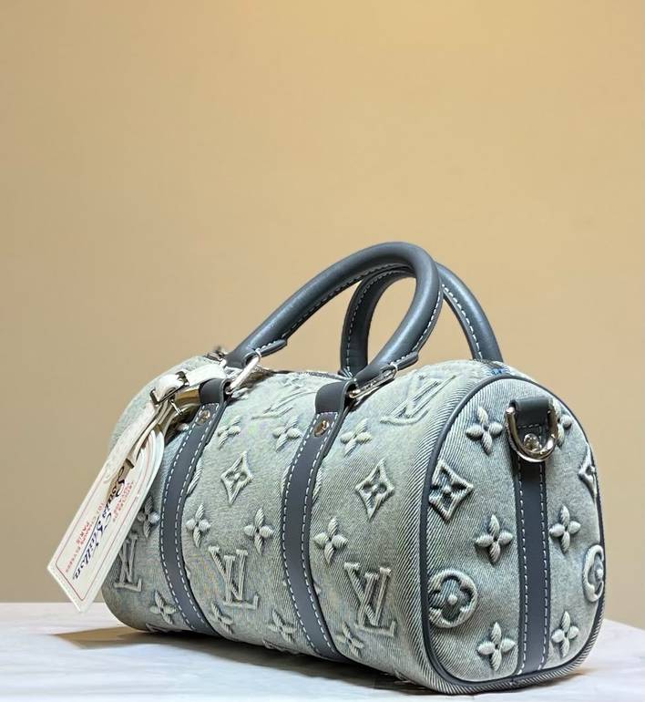 Louis Vuitton Keepall Bandouliere 25 bag