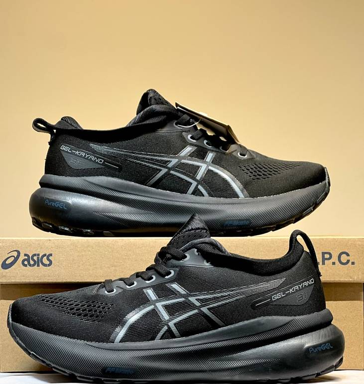 ASICS Novablast 4 