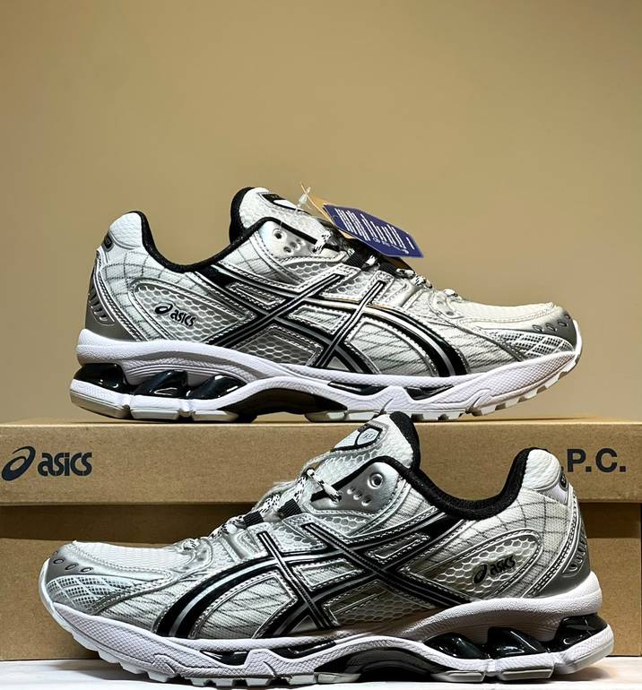 asics Gel Nimbus - White and Black