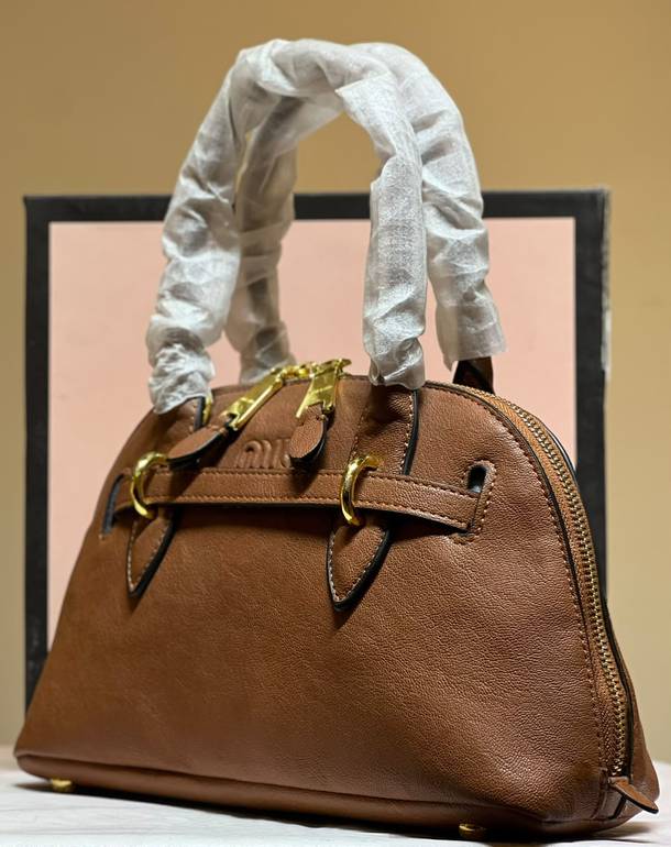 Miu Miu Aventure tote bag