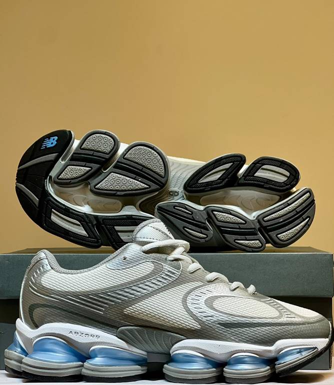 New Balance Abzorb 2000