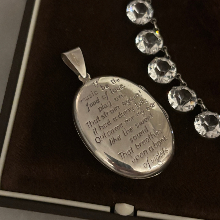 قلادة engraved 