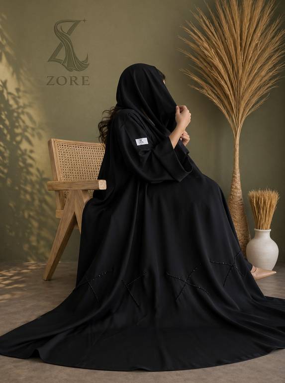 عباية الريم – كلوش فاخرة بتفاصيل كريستال أنيقة