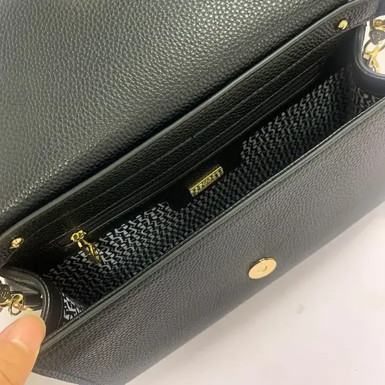 شنطة نسائية فاخرة ماركة