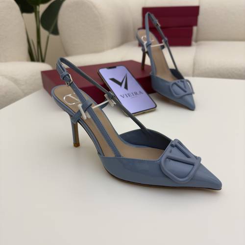 VLOGO SIGNATURE PATENT LEATHER SLINGBACK 