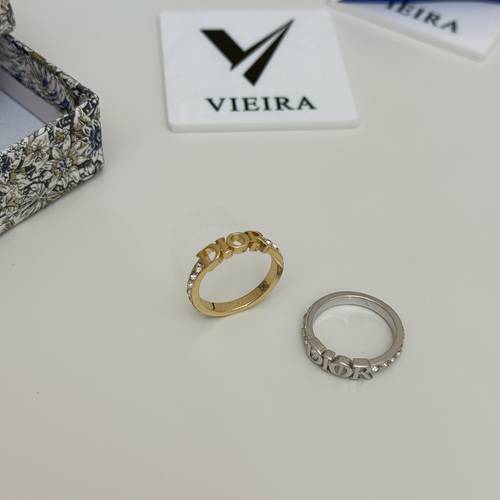 خاتم Dior موديل Dio(r)evolution – أناقة فرنسية مرصعة بالكريستال