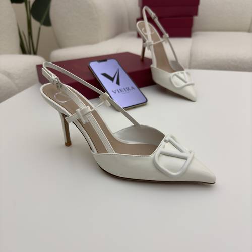 VLOGO SIGNATURE PATENT LEATHER SLINGBACK 