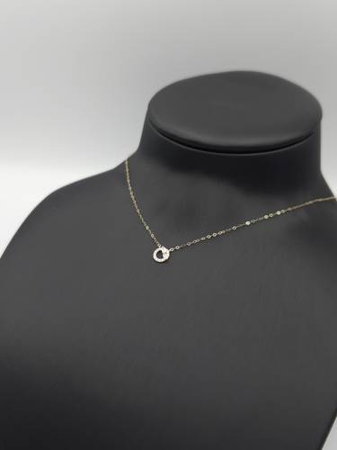 عقد ذهب عيار 18