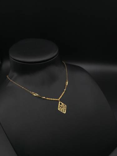 عقد ذهب عيار 21