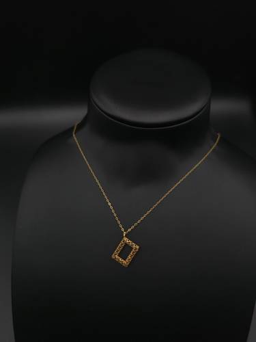عقد ذهب عيار 21