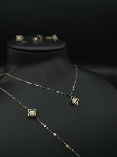 طقم إيطالي ذهب عيار 18 متعدد الألوان