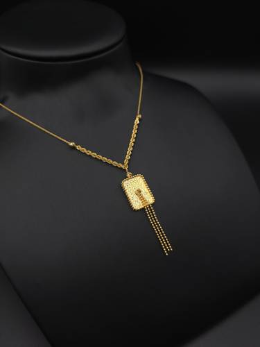 عقد ذهب عيار 21