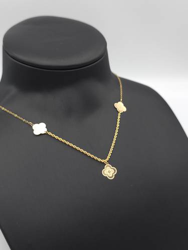 عقد ذهب عيار 21