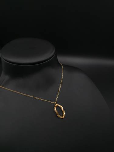 عقد ذهب عيار 21