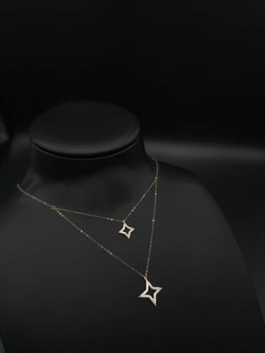 عقد ذهب عيار 18
