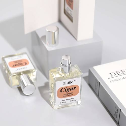 عطر Cigar من DEEM