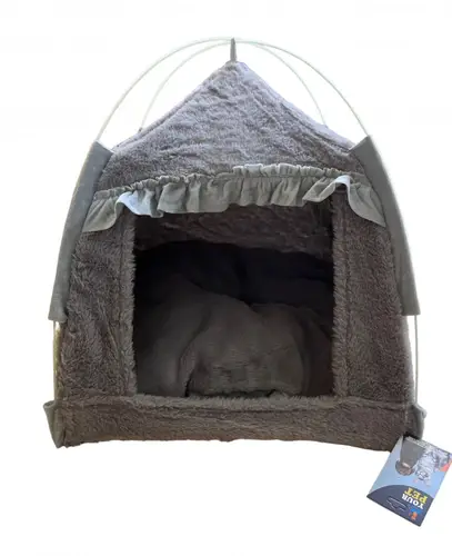 Tent with brushes