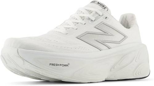 New Balance  الافضل للتمرين بالنادي لسعات طويله  والمشي لمسافات طويله 