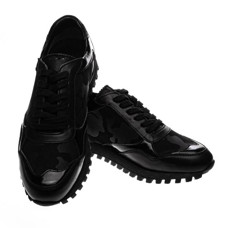 حذاء سنيكرز أسود مزخرف بطبعة عسكرية رجالي