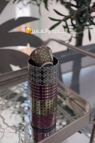 4  فناجيل مع علبه