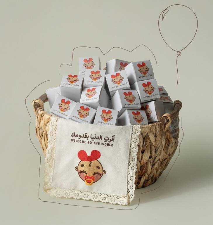 سلة شكولاتة مواليد بنت