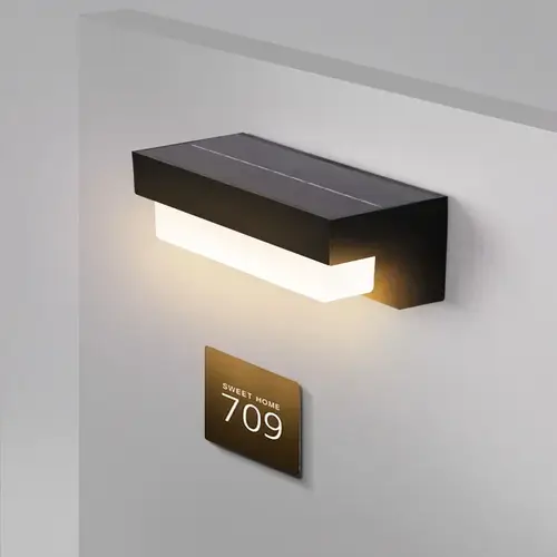 مصباح جداري خارجي يعمل بالطاقة الشمسية LED مقاوم للماء IP55 مع مستشعر للحدائق والفلل وإضاءة المداخل وتزيين الأسوار