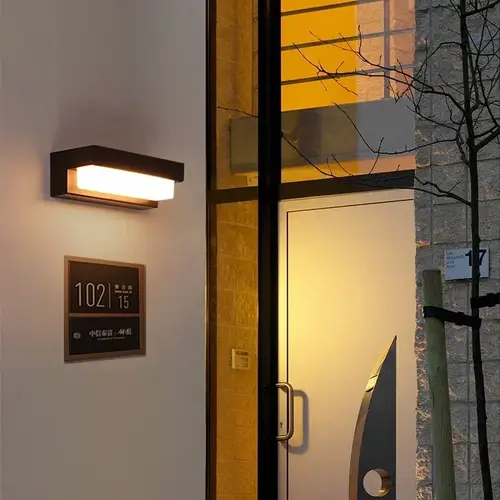 مصباح جداري خارجي يعمل بالطاقة الشمسية LED مقاوم للماء IP55 مع مستشعر للحدائق والفلل وإضاءة المداخل وتزيين الأسوار